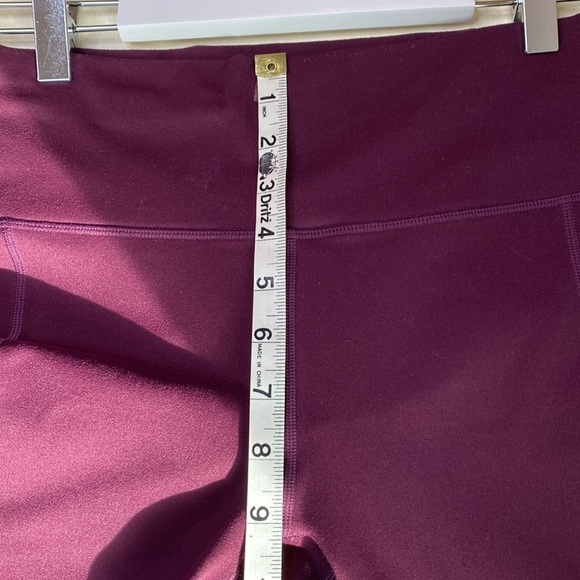 Fabletics On-The-Go PowerHold Legging - Picture 12 of 13